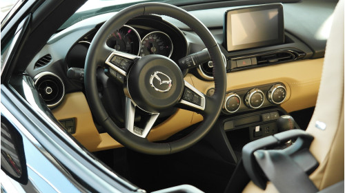 Autoradio ne s'allume plus : peut-on le réparer ?